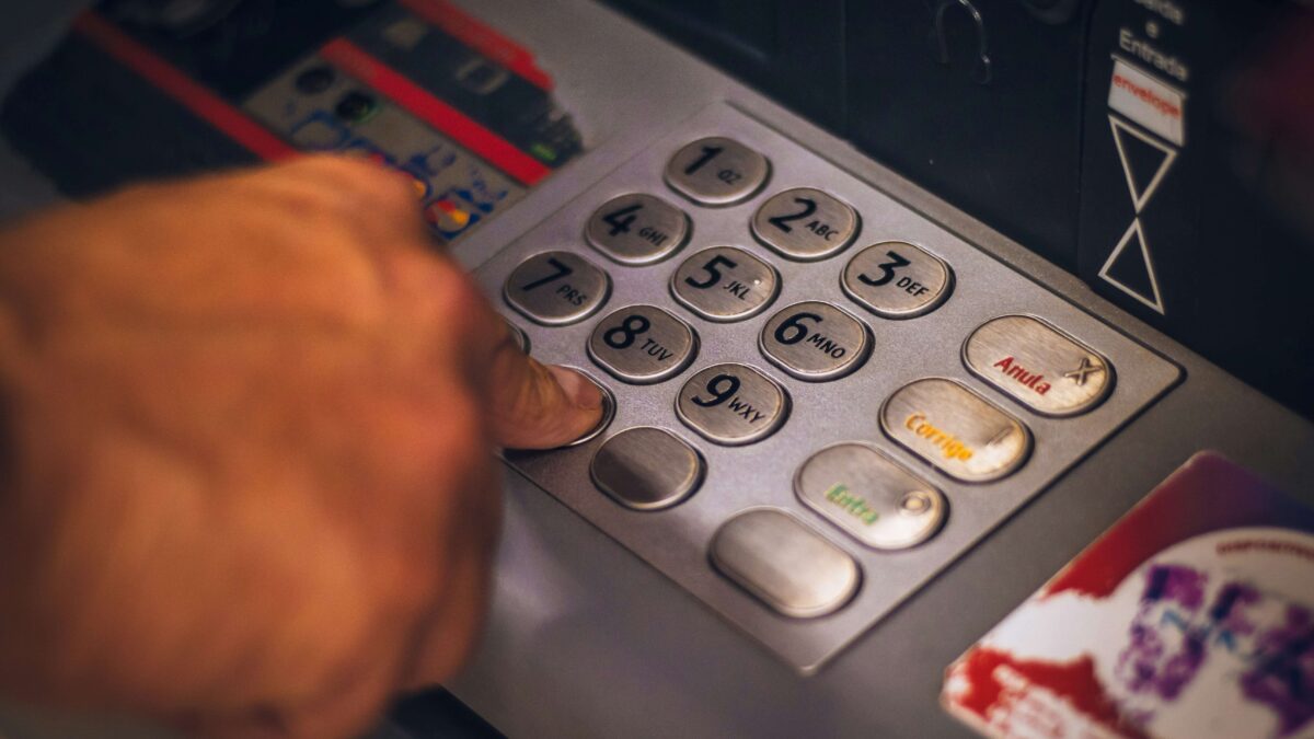 Best Banks for Newcomers to Canada
